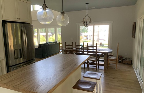 Olde Ferry Estates House | Serene lake house dream- brand new, beautifully furnished, and great views.