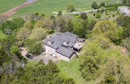 Brentwood House | Serene Large 5bd/5.5ba Estate in Brentwood