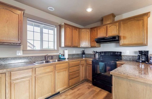 Driggs House | Serene Loft Escape: King Bed, Great Location