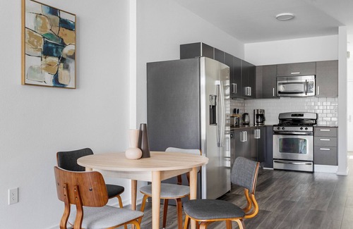 Del Rey Apartment | Serene Marina Del Rey 2BR w/Pool & Gym, nr Shopping, by Blueground