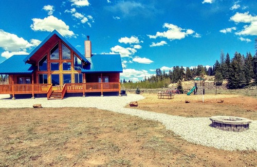 Duck Creek Village Cabin | SERENE MEADOWn3bdrm BEAUTIFUL/RELAXING CABIN RIGHT IN THE MEADOW OF DUCKCREEK.