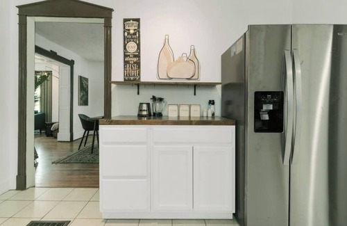 Belton House | Serene Modern Stylish 3BR Home King Beds