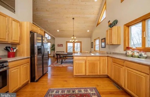 Oakland House | Serene Mountain Escape: Hot Tub, Foosball, Views