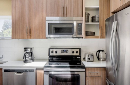 Mountain View Apartment | Serene Mountain View 1BR w/Pool, Garden & Spa, nr Shops, by Blueground