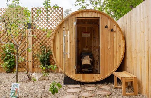 Paso Robles House | Serene Oasis Sauna and Cinema