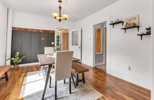 Paris House | Serene Oasis with 3BR plus Balcony Deck BBQ Grill