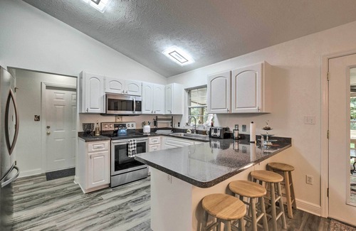 Old Town House | Serene Old Town Getaway Near Suwannee River!