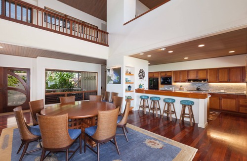 Kamuela House | Serene PUAKO BEACHFRONT ESTATE. All Oceanview bedrooms, Large Courtyard Pool.