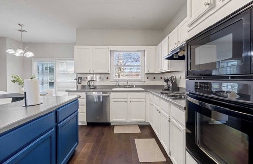 Johns Creek House | Serene Retreat in Alpharetta- 4BR Home w/Chef’s Kitchen & Private Patio #41937