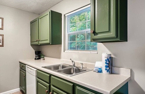 Sevierville House | Serene Retreat: Private Hot Tub, and Arcade!
