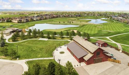 Windsor Apartment | Serene Retreat with Hot Tub, Sauna, Pool & Gym