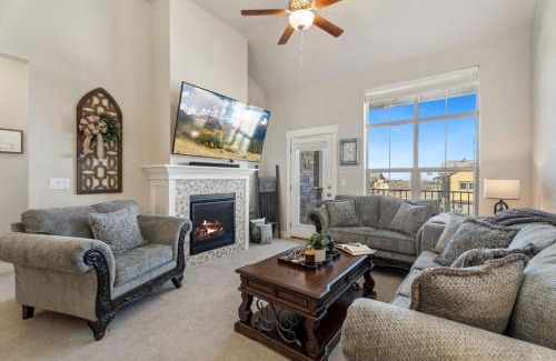 Windsor Apartment | Serene Retreat with Hot Tub, Sauna, Pool & Gym