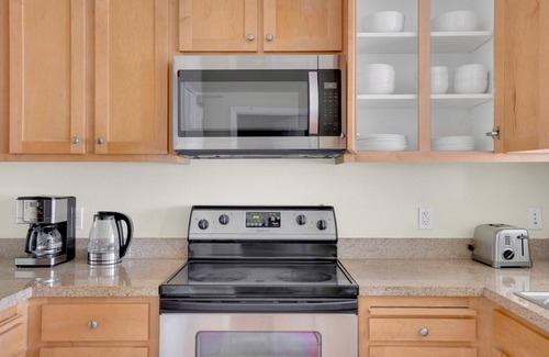 San Bruno Apartment | Serene San Bruno 1BR w/Pool, Gym & W/D, near highways, by Blueground