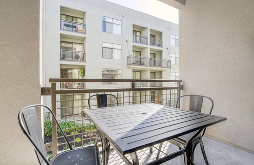 San Jose Apartment | Serene San Jose 2BR w/Gym, W/D & Pool, walk to Caltrain, by Blueground