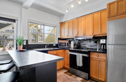 East Fort Lauderdale Apartment | Serene Seaside Escape- 1BR Bliss