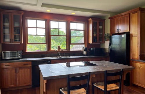 Aquinnah House | Serene September! Cozy custom home. Private beach&pond access + use of 3 kayaks.