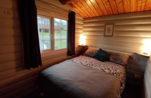 Bronaber Ski Chalet | Serene Snowdonia Retreat