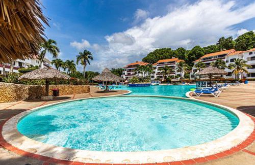 La Mulata Apartment | Serene Sosa Retreat with the Pool View