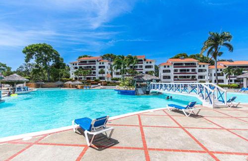 La Mulata Apartment | Serene Sosa Retreat with the Pool View