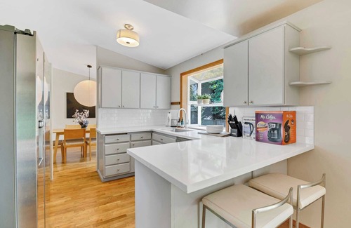 Kingsgate House | Serene Stay in Kirkland - Modern Comfort & Prime Location-Perfect to Relax#41850