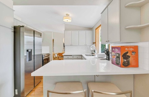 Kingsgate House | Serene Stay in Kirkland - Modern Comfort & Prime Location-Perfect to Relax#41850