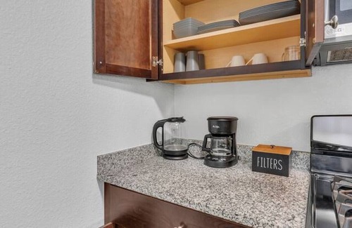West University Apartment | Serene Stay Reno - Sleeps 3
