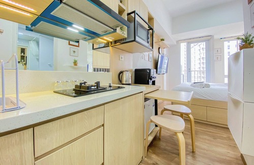 Grogol Utara Apartment | Serene Stay Studio Tokyo Riverside Pik 2 Apartment