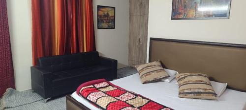 Sushant Lok Bed & Breakfast | Serene Stays