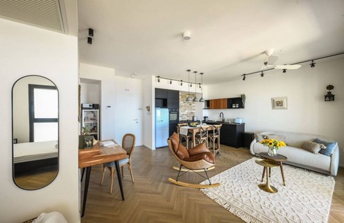 Jaffa Apartment | Serene Studio Apt w Balcony Overlooking the Sea
