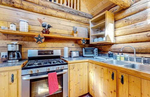 Taos Ski Valley Cabin | Serene & sunlit dog-friendly cabin with hot tub, fire pit, & views - near skiing