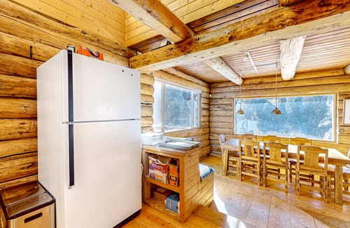Taos Ski Valley Cabin | Serene & sunlit dog-friendly cabin with hot tub, fire pit, & views - near skiing
