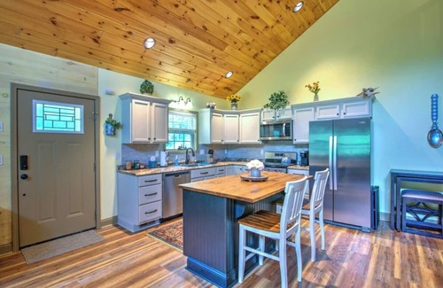 Hampton Cabin | Serene TN mountain getaway nestled on 17 private acres of majestic Appalachian Mountains.