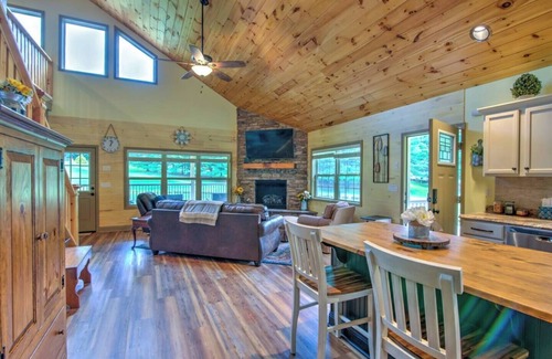 Hampton Cabin | Serene TN mountain getaway nestled on 17 private acres of majestic Appalachian Mountains.