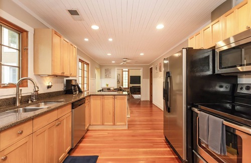 Union Pier House | Serene Union Pier Hideaway!