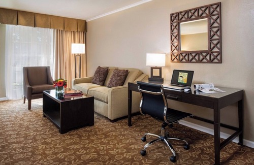 Barron Park House | Serene Unit with Heated Pool, Free Parking & Breakfast Near Stanford