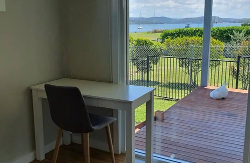 Saratoga House | Serene Waterfront GuestHouse- Views & Vibes