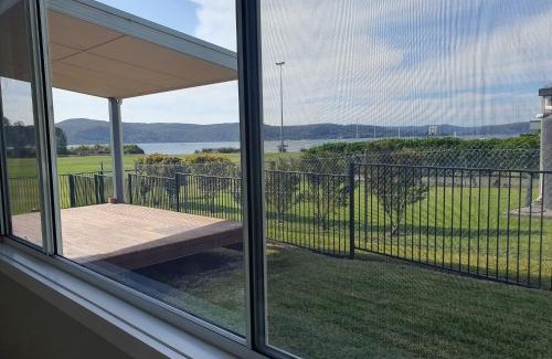 Saratoga House | Serene Waterfront GuestHouse- Views & Vibes