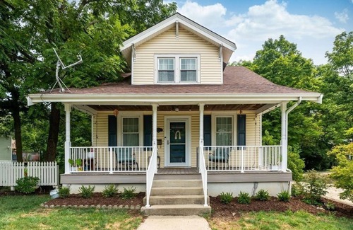 Mount Airy House | Serene Wooded Home in the City