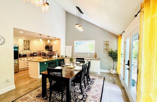 Cottage Lake House | Serene Wooded Retreat in Woodinville
