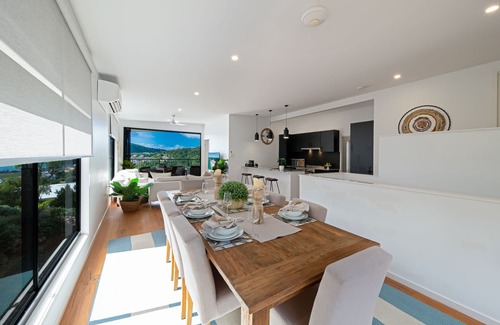 Airlie Beach House | Serenity - 180 degree views of the Coral Sea and Conway National Park.