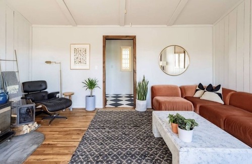 Damascus House | Serenity, Adventure, Scenic Oasis: Jacuzzi, Fire Pit, Pool Table, Fast Wifi