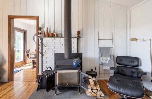 Damascus House | Serenity, Adventure, Scenic Oasis: Jacuzzi, Fire Pit, Pool Table, Fast Wifi