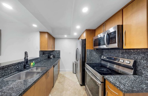 Downtown Miami Apartment | Serenity and Comfort With Ocean View