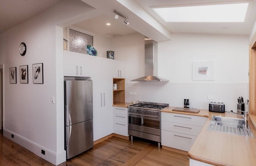Hobart Central Business District House | Serenity and style in Sandy Bay