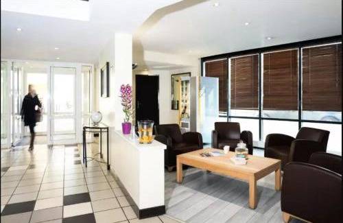Gambetta Apartment | Serenity Aparthotel, la Défense - Eiffel tower view - 5 min walk to Subway