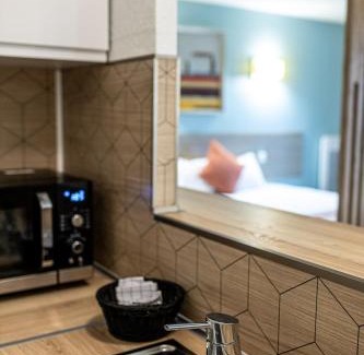 Gambetta Apartment | Serenity Aparthotel, la Défense - Eiffel tower view - 5 min walk to Subway