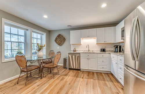 Flat Rock Apartment | SERENITY at FLAT ROCK