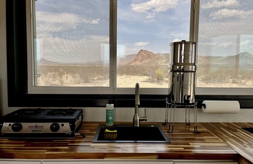 Alpine House | Serenity at its finest deep in the heart of Texas.