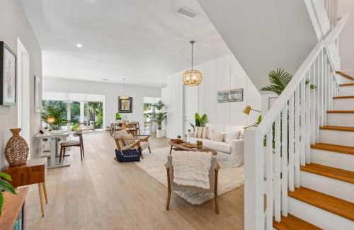Vilano Beach House | Serenity at Surfside by AvantStay Pool, Porches, Fire Pit & Arcade Near Vilano Beach