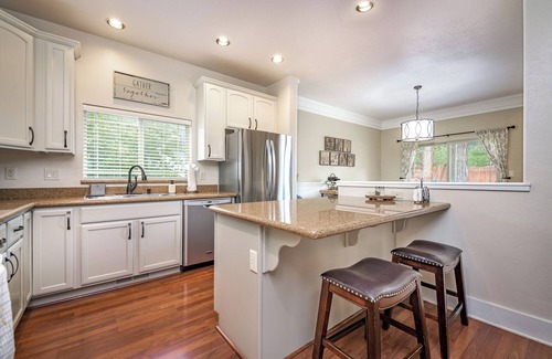 Ponderosa Trails House | Serenity Awaits: Retreat with Pine Trees and AC